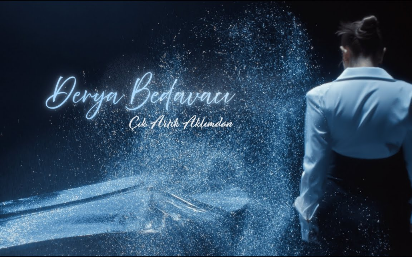 Derya Bedavacı – Çık Artık Aklımdan